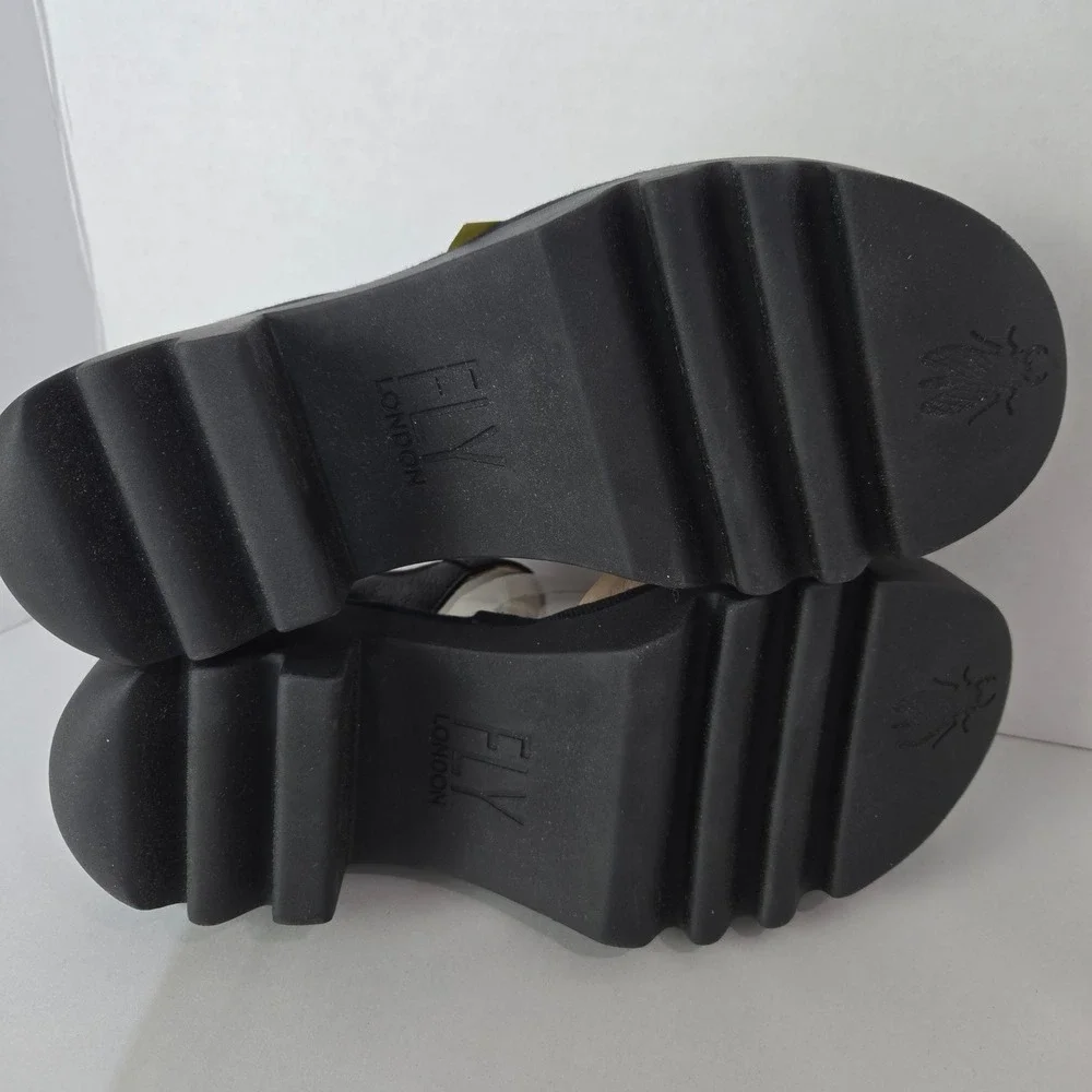NWT Fly London Size 9 Platform Sandals Black Leather Sole Buckle Strap #1111
